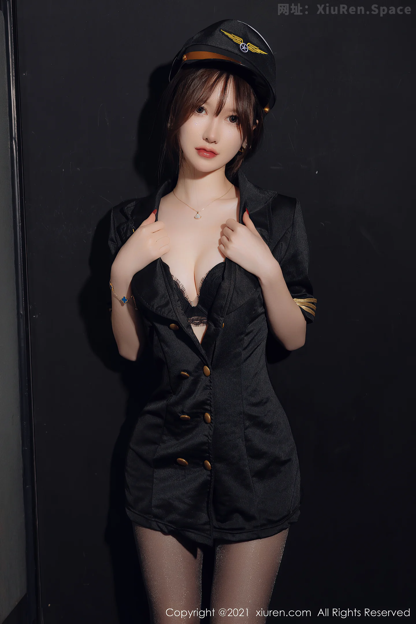 图片[2]-[XiuRen秀人网]VOL.4355 模特美桃酱黑色空军制服主题超薄黑丝裤袜秀翘臀美腿诱惑写真63P-秀人网官方网站
